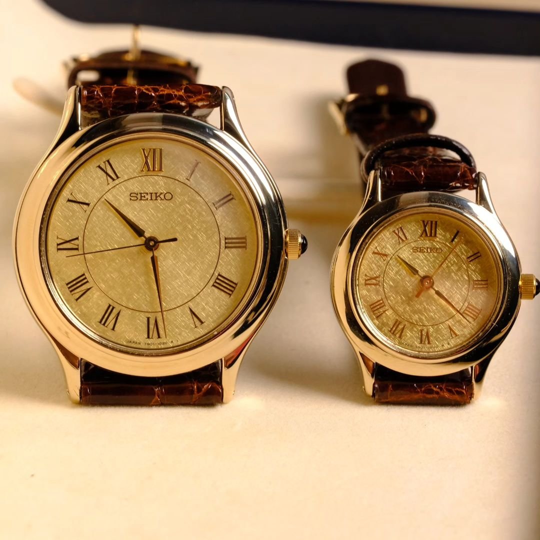 Pair of unused Seiko men’s and women’s watches 7N01 and 4N21