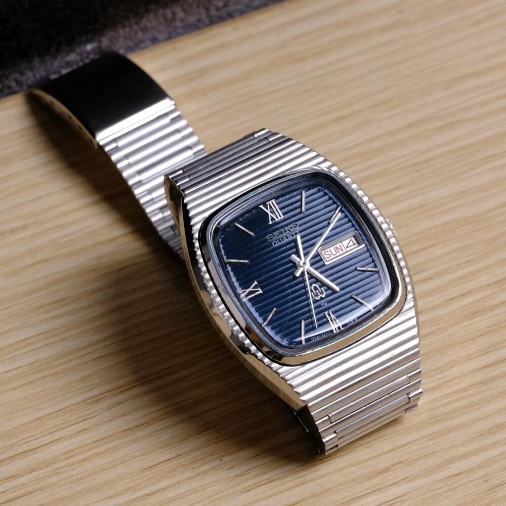 Seiko Quartz 0843 - 5050 Blue dial from 1976 - Seiko Vintage