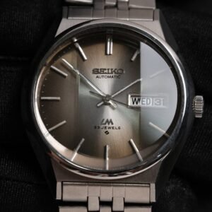 Seiko LM 5606 - 8130 from November 1975